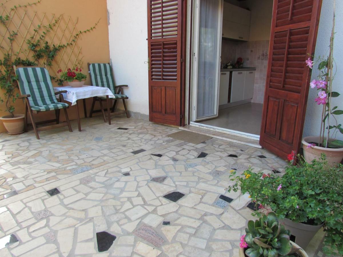 Apartment Ana Krnica Ngoại thất bức ảnh